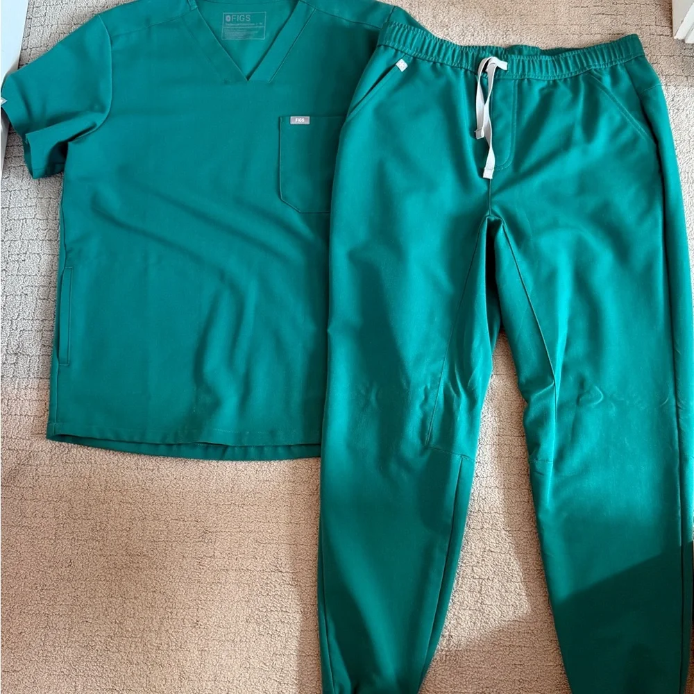 Men's Scrubs - Picture 2 of 2